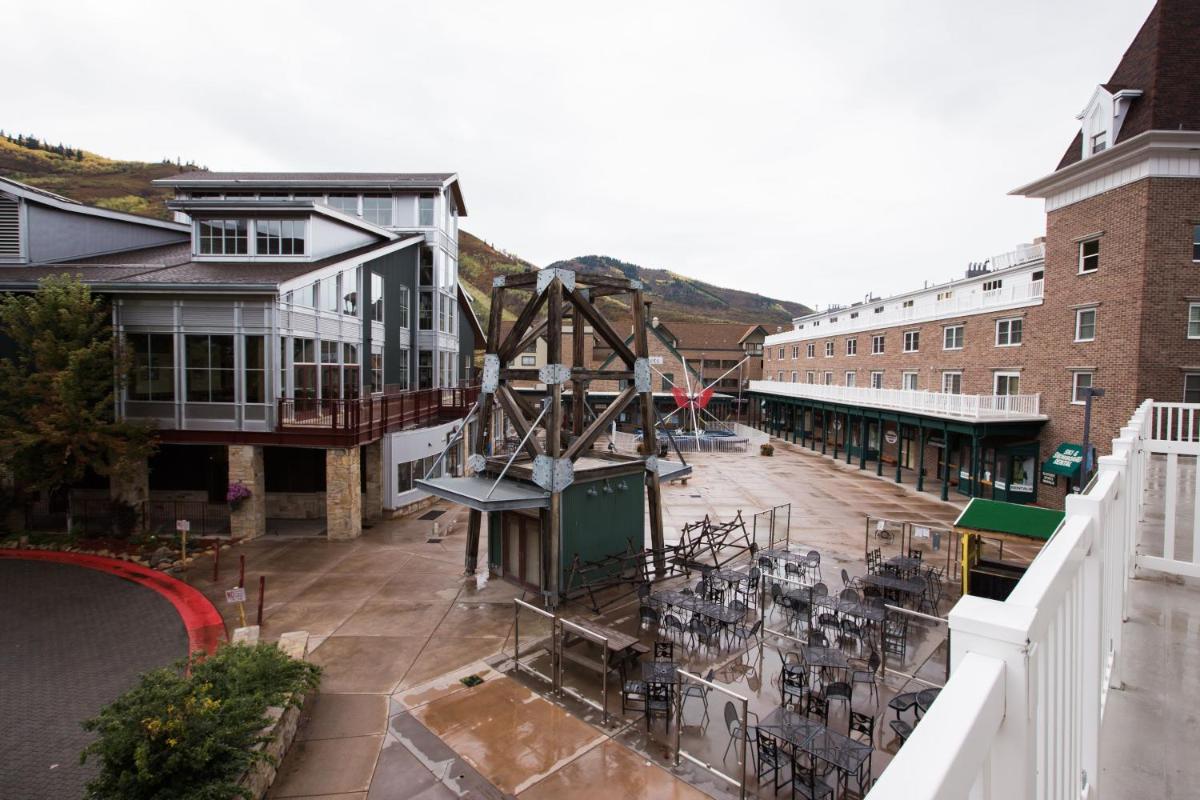Popular attractions Area Nearby Property